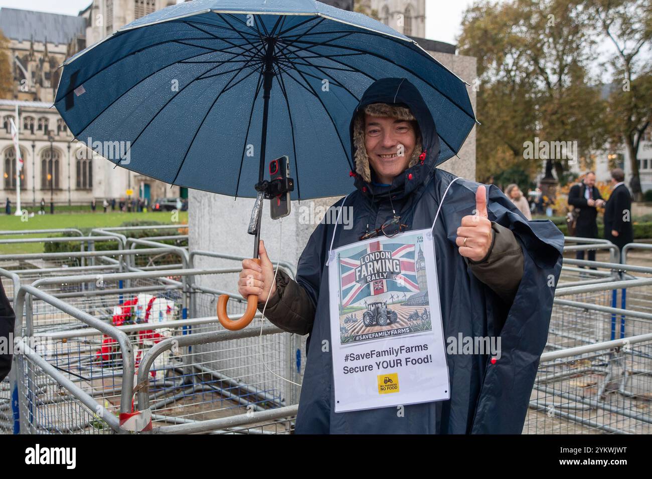 Westminster, Londres, Royaume-Uni. 19 novembre 2024. Une énorme manifestation a été organisée par les agriculteurs aujourd’hui devant Downing Street et la Chambre des communes à Londres au sujet des modifications controversées apportées par le gouvernement au budget des droits de succession pour les agriculteurs. Crédit : Maureen McLean/Alamy Live News Banque D'Images