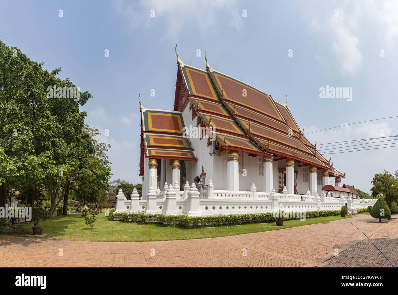 Une photo de la salle Wihan Phra Mongkhon Bophit du temple Wat Phra si Sanphet Banque D'Images