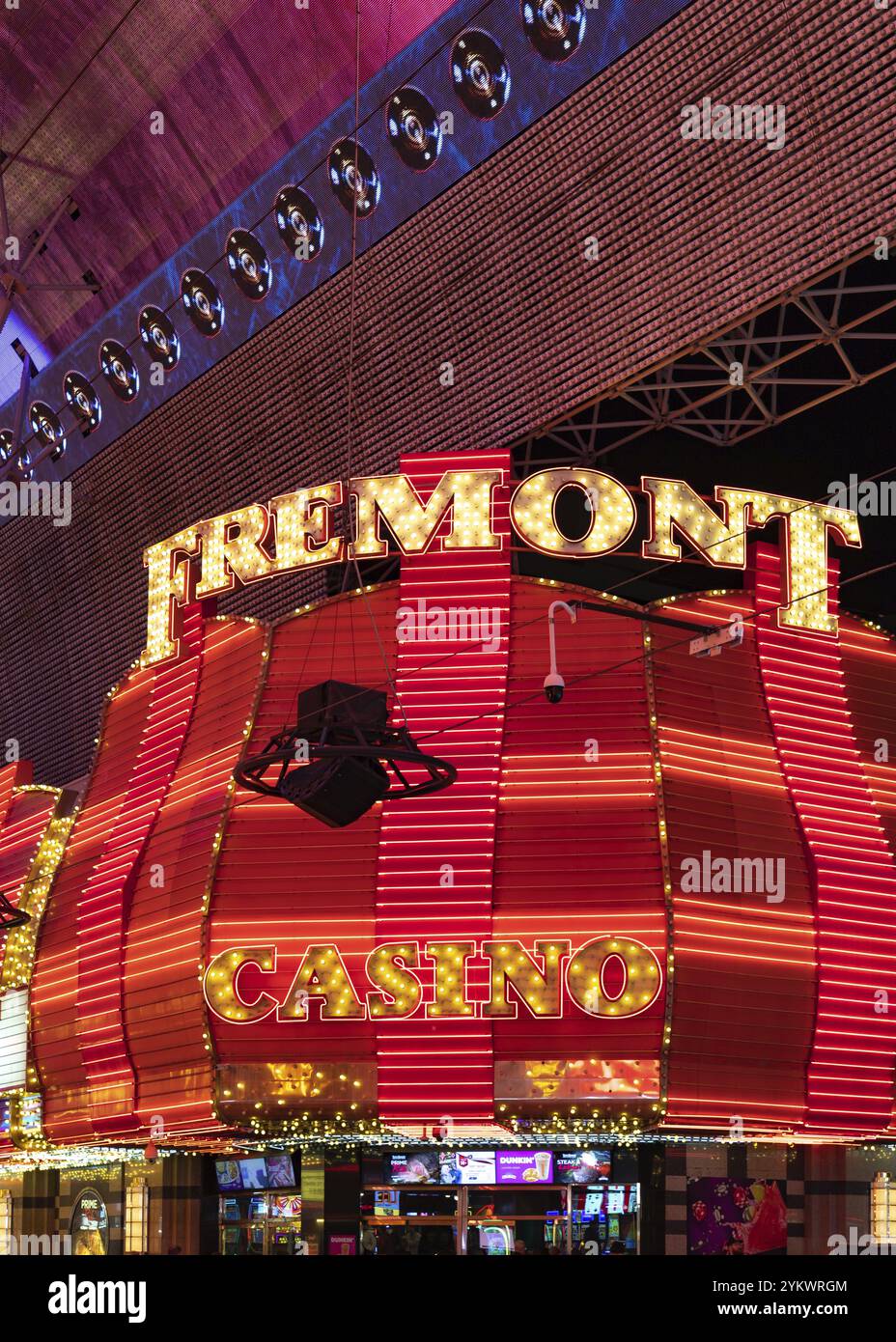 Une photo des enseignes au néon du Fremont Hotel and Casino Banque D'Images