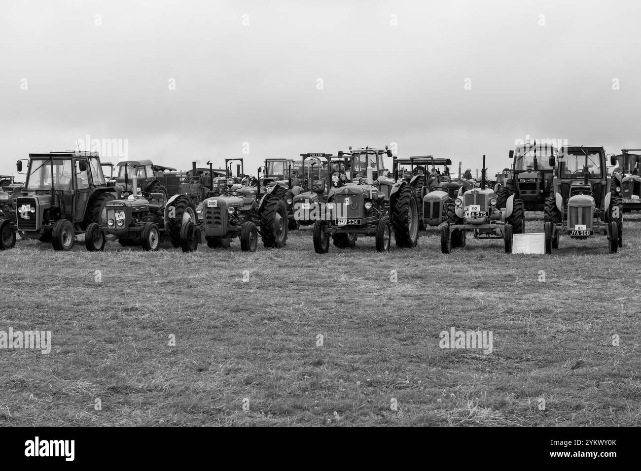 Low Ham.Somerset.Royaume-Uni. 20 juillet 2024.Une sélection de tracteurs vintage sont sur la chaussure a le Somerset Steam and Country Show Banque D'Images
