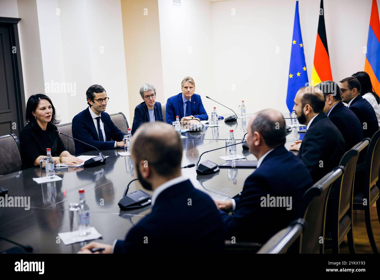 Annalena Baerbock Buendnis 90/Die Gruenen, Bundesaussenministerin, trifft Ararat Mirsoyan, Aussenminister der Republik Armenien zu einem gespraech in Eriwan, 19.11.2024. Fotografiert im Auftrag des Auswaertigen AMTES AA Eriwan Armenien *** Annalena Baerbock Buendnis 90 Die Gruenen , ministre fédéral des Affaires étrangères, rencontre Ararat Mirsoyan, ministre des Affaires étrangères de la République d'Arménie pour des entretiens à Erevan, 19 11 2024 photographié au nom du ministère fédéral des Affaires étrangères AA Erevan Arménie Copyright : xFelixxZahn/AAX Banque D'Images