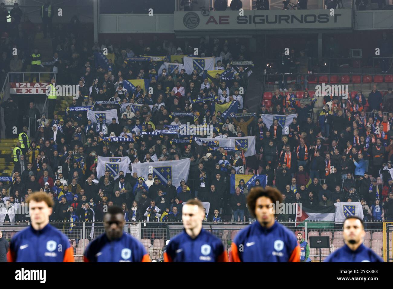 ZENICA - supporters lors du match de l'UEFA Nations League opposant la Bosnie-Herzégovine aux pays-Bas au Stadion Bilino Polje le 19 novembre 2024 à Zenica, Bosnie-Herzégovine. ANP ROBIN VAN LONKHUIJSEN Banque D'Images