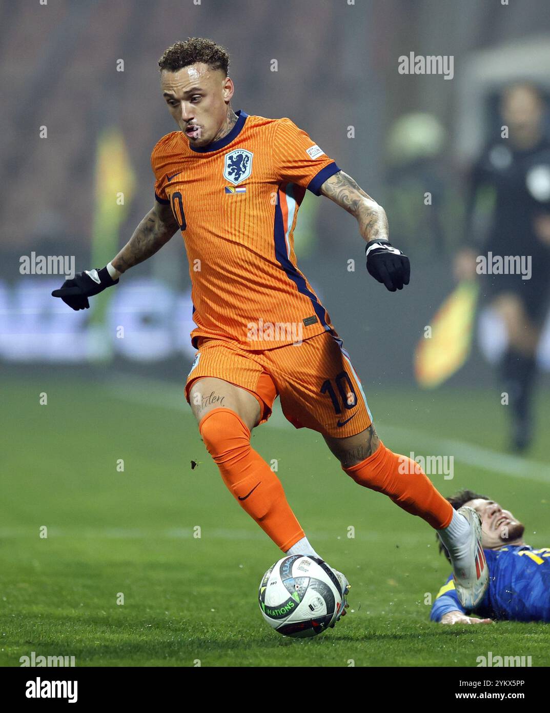 ZENICA - Noa Lang de Hollande lors du match de l'UEFA Nations League entre la Bosnie-Herzégovine et les pays-Bas au Stadion Bilino Polje le 19 novembre 2024 à Zenica, Bosnie-Herzégovine. ANP ROBIN VAN LONKHUIJSEN Banque D'Images