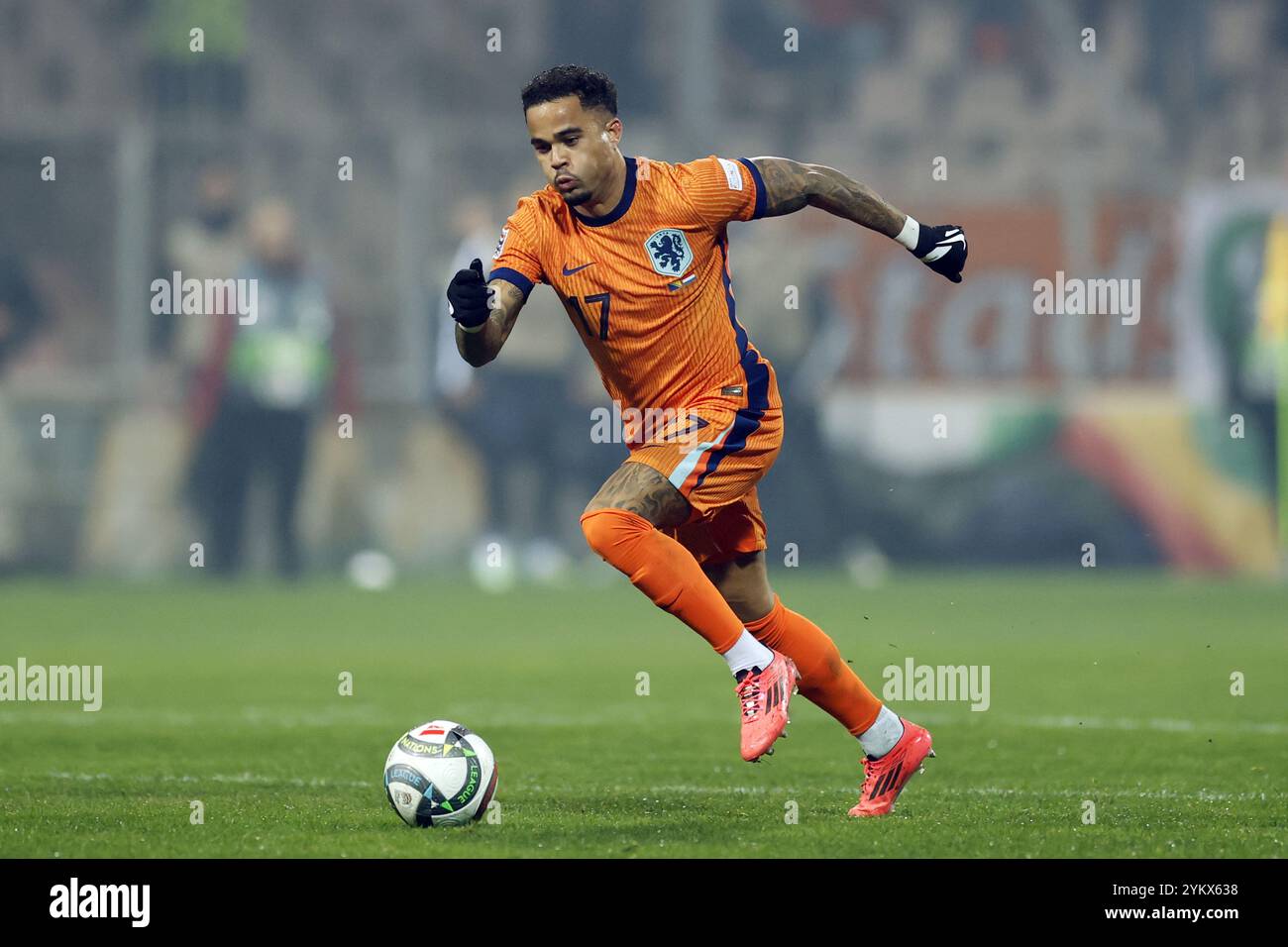 ZENICA - Justin Kluivert de Hollande lors du match de l'UEFA Nations League opposant la Bosnie-Herzégovine aux pays-Bas au Stadion Bilino Polje le 19 novembre 2024 à Zenica, Bosnie-Herzégovine. ANP ROBIN VAN LONKHUIJSEN Banque D'Images