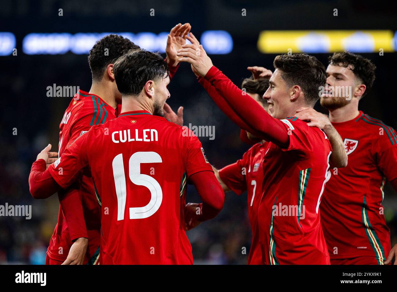 Cardiff, Royaume-Uni. 19 novembre 2024. Brennan Johnson, du pays de Galles, célèbre avoir marqué son troisième but. Pays de Galles contre Islande dans l'UEFA Nations League au Cardiff City Stadium le 19 novembre 2024. Crédit : Lewis Mitchell/Alamy Live News Banque D'Images