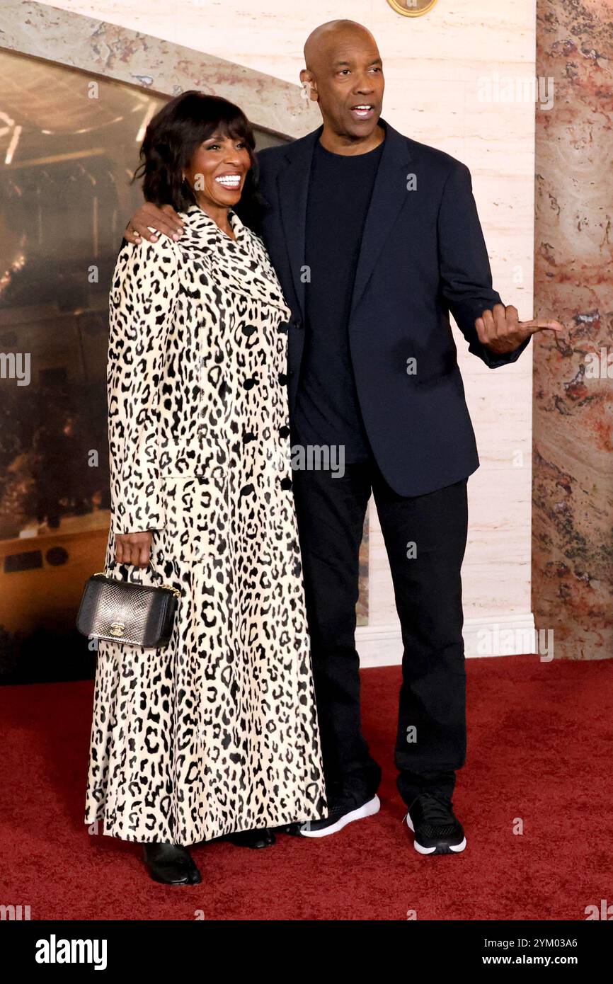 LOS ANGELES - nov 18 : Pauletta Washington, Denzel Washington à la première de Gladiator II Los Angeles au TCL Chinese Theater IMAX le 18 novembre 202 Banque D'Images