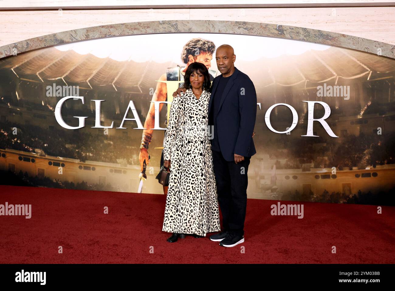 LOS ANGELES - nov 18 : Pauletta Washington, Denzel Washington à la première de Gladiator II Los Angeles au TCL Chinese Theater IMAX le 18 novembre 202 Banque D'Images