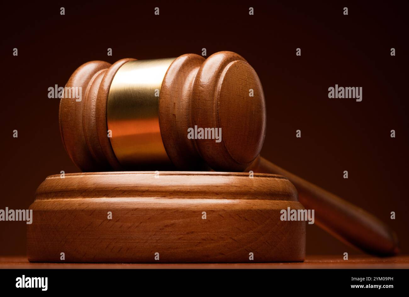 Vue rapprochée du marteau en bois Banque D'Images