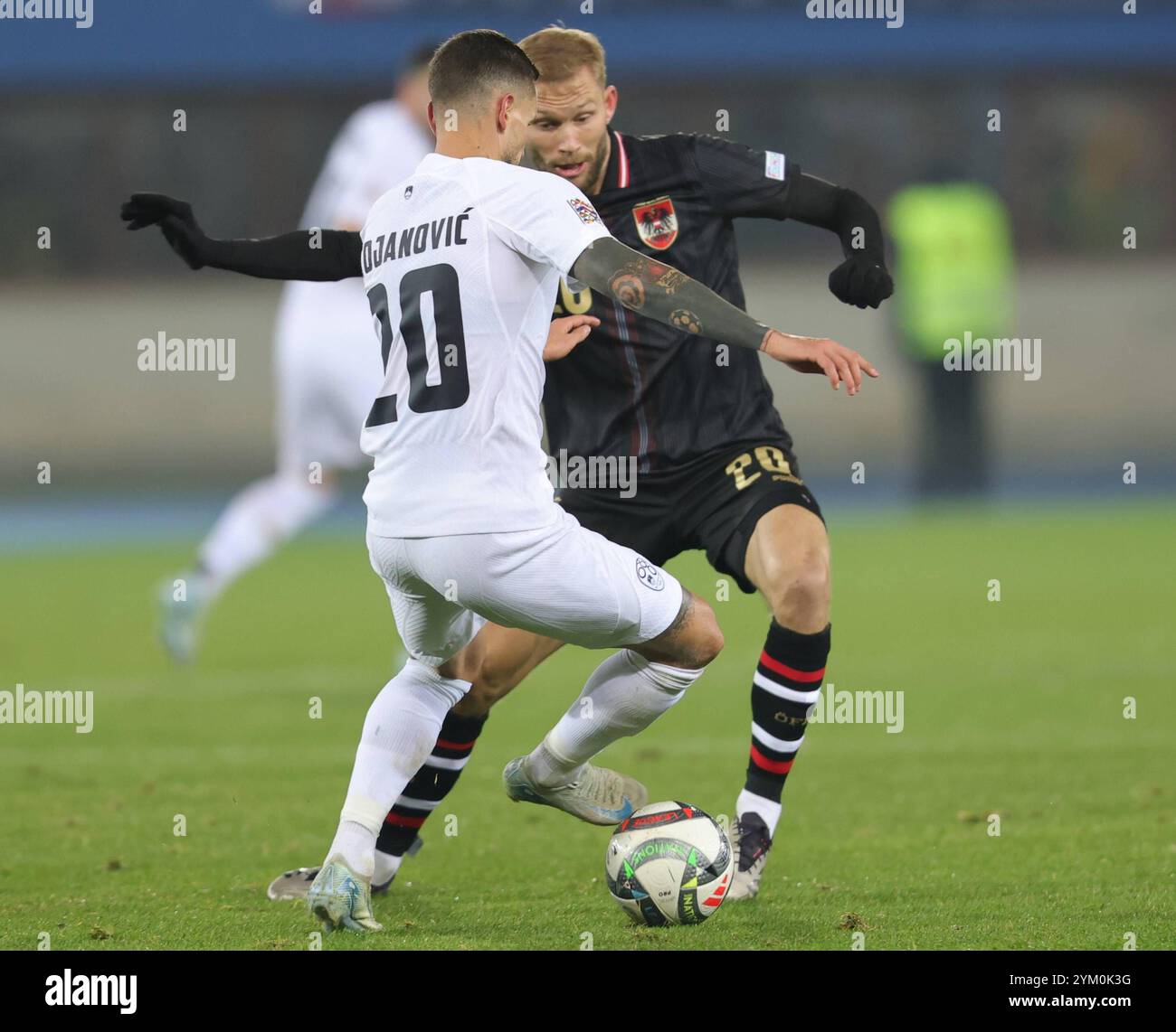 17.11.2024, Wien, Ernst Happel Stadion, AUT, Unterwegs in Wien, Österreich - Slowenien, UEFA Nations League, im Bild Petar Stojanovic, SLO, Konrad Laimer, AUT, *** 17 11 2024, Vienne, Ernst Happel Stadium, AUT, sur la route de Vienne, Autriche Slovénie, UEFA Nations League, dans l'image Petar Stojanovic, SLO , Konrad Laimer, AUT , Banque D'Images