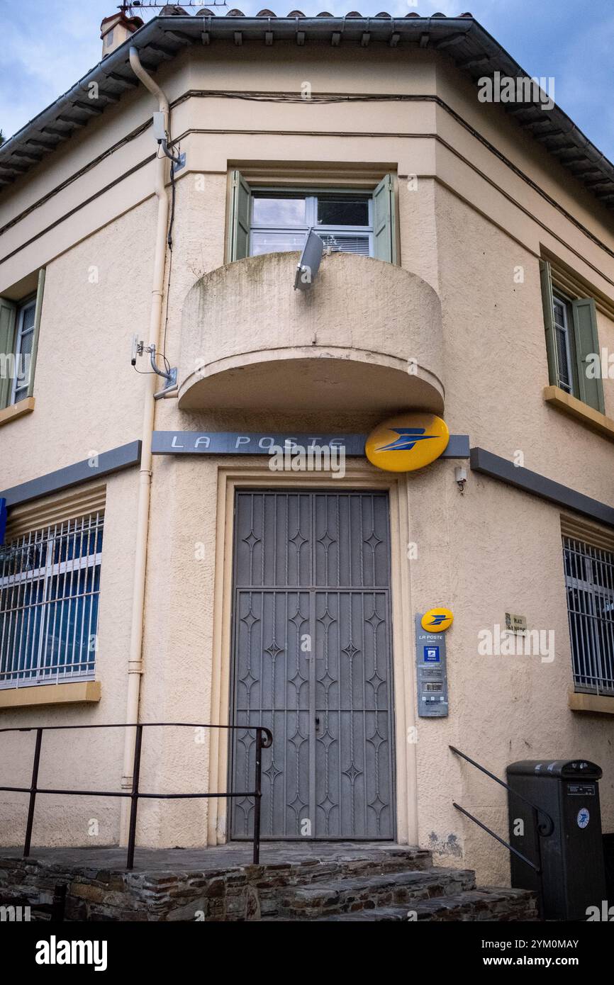 Bureau de poste et agence la Banque postale à Collioure sur la Côte Vermeille en Méditerranée Seain le département des Pyrénées-Orientales en Occit Banque D'Images