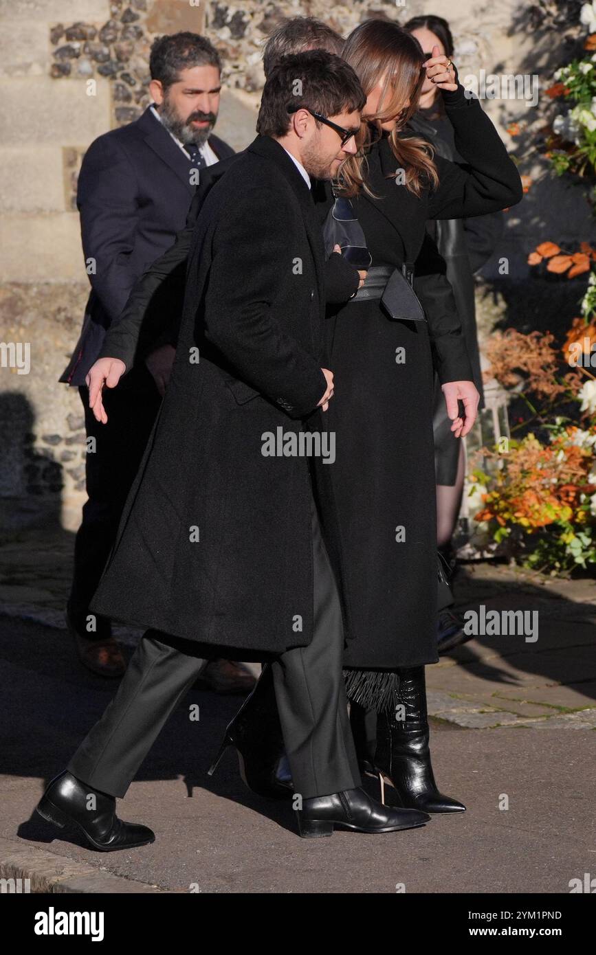 Niall Horan (au centre), ancien membre du groupe One Direction, arrive pour les funérailles du chanteur One Direction Liam Payne à St Mary's Church à Amersham, Buckinghamshire. Date de la photo : mercredi 20 novembre 2024. Banque D'Images