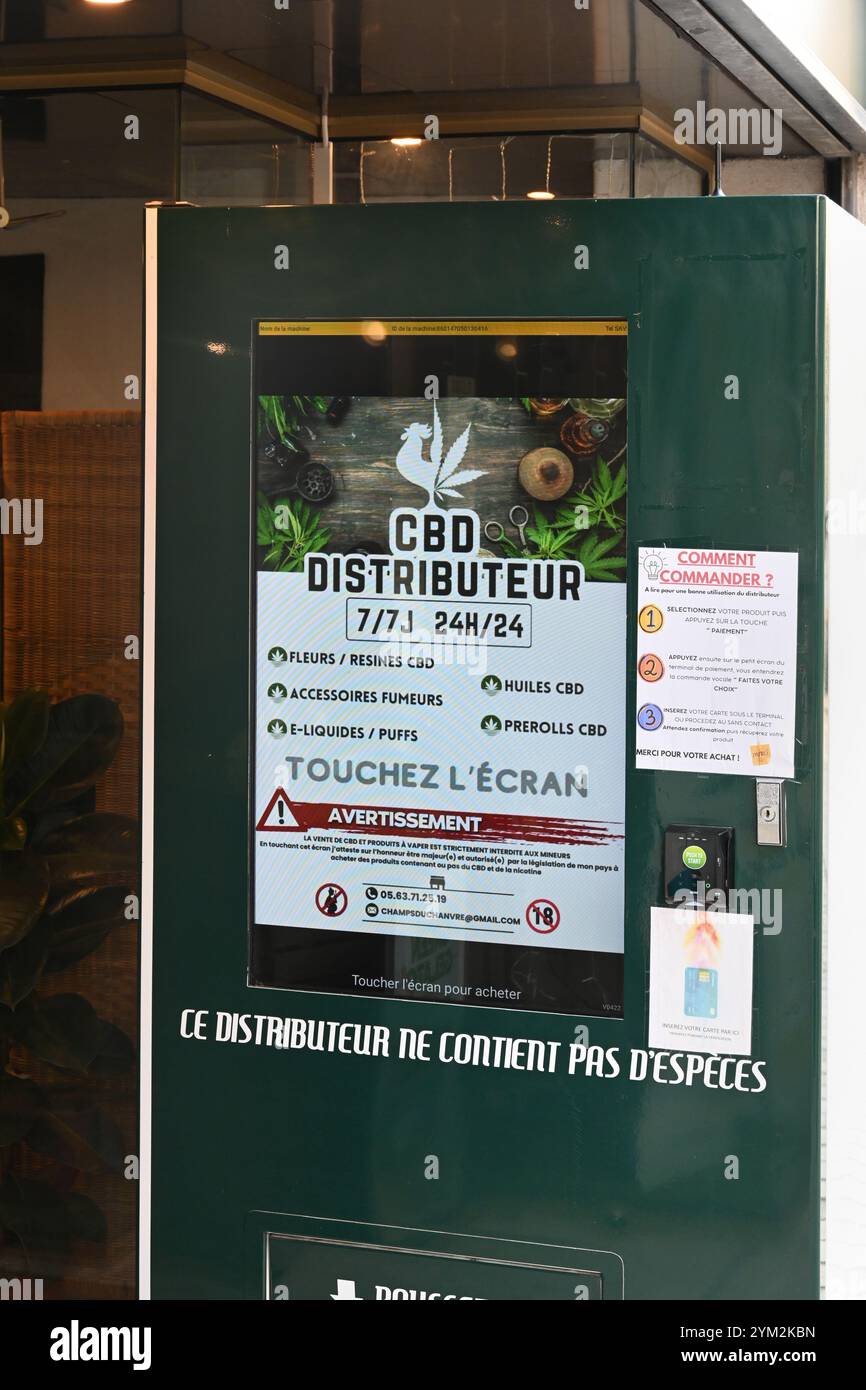 Distributeur de marijuana ou distributeur automatique distribuant CBD, cannabidiol ou dérivé de cannabis Banque D'Images