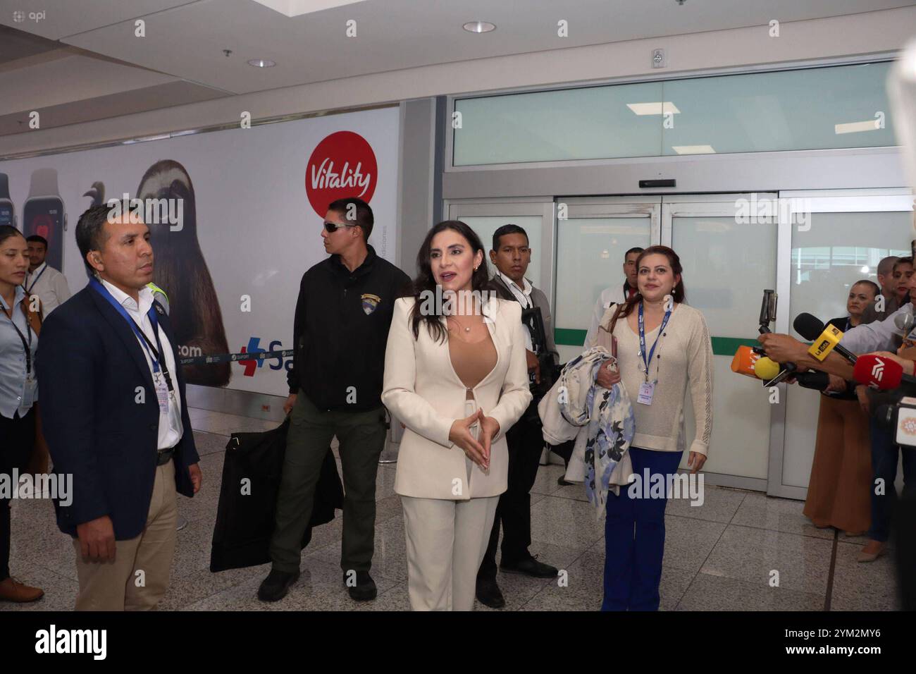 ARIIBO VERONICA ABAD Tababela, mercredi 20 novembre 2024 la vice-présidente de la République Veronica Abad, arrive à l'aéroport de Tababela, Mariscal sucre photos API Rolando Enriquez Tababela Pichincha Ecuador POL ARIIBO VERONICA ABAD 1cce86f6bb1fafb7170b93f0837d996b Copyright : xROLANDOxENRIQUEZx Banque D'Images