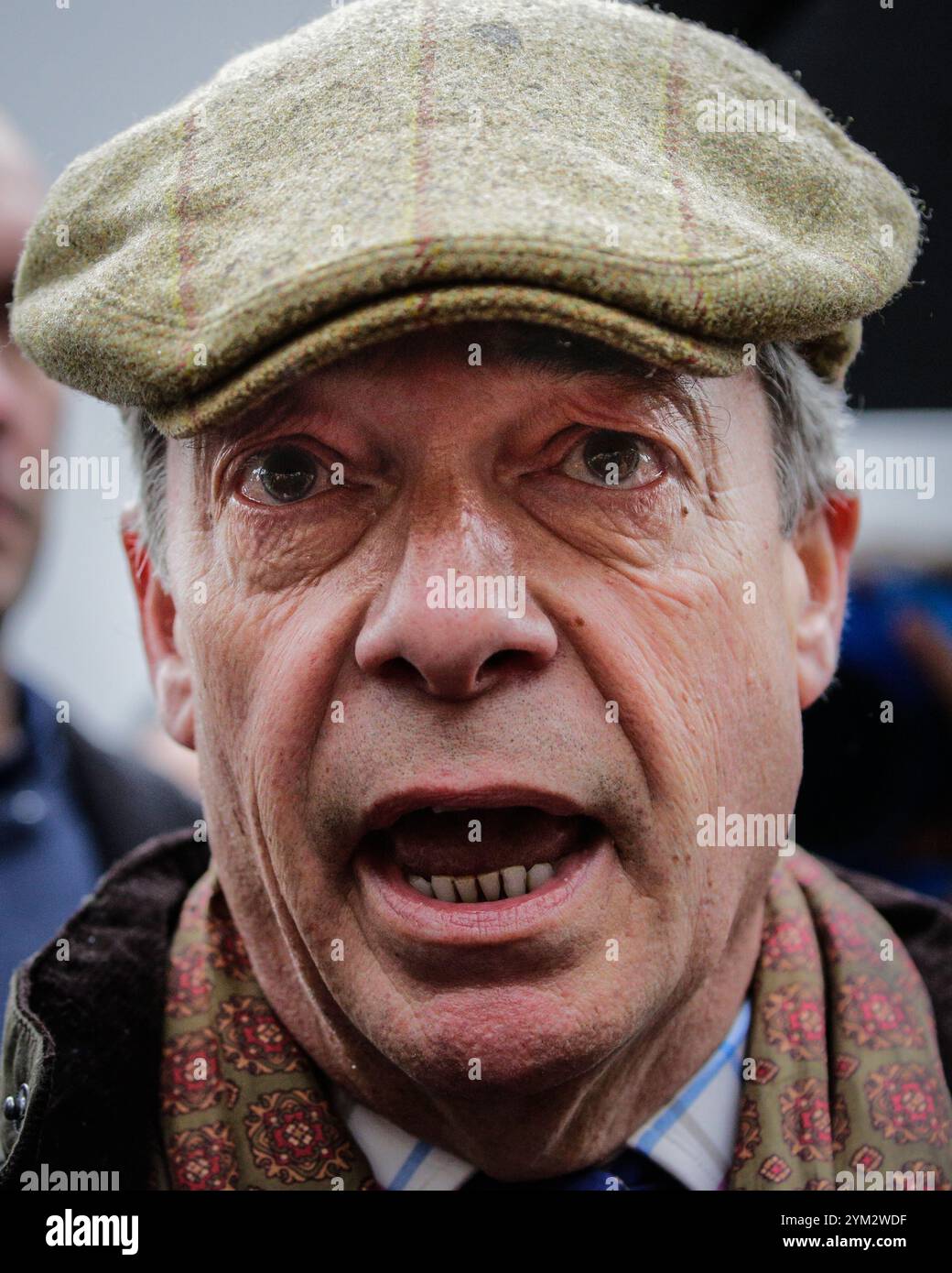 Londres, Royaume-Uni. 19 novembre 2024. Nigel Farage, chef du Parti réformiste, à l'événement. Un grand groupe d'enfants fermiers sur des tracteurs jouets ouvrent la voie pour une procession autour de la place du Parlement. Les agriculteurs, leurs familles et leurs sympathisants protestent dans le centre de Londres contre les projets visant à introduire des droits de succession pour les agriculteurs. Crédit : Imageplotter/Alamy Live News Banque D'Images