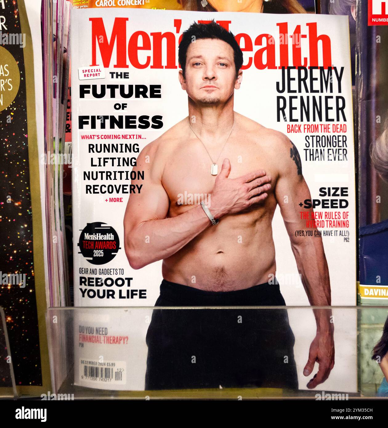 Jeremy Renner couverture du magazine santé pour hommes - star de cinéma récupérée d'un accident de chasse-neige. Connu pour ses rôles dans The Hurt Locker et The Avengers. Banque D'Images