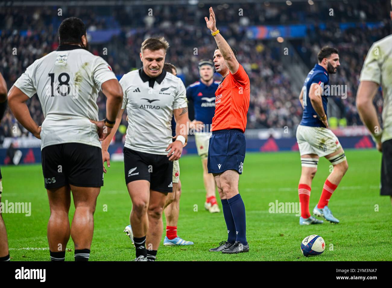 Saint Denis, France. 16 novembre 2024. Arbitre lors du match de rugby Autumn Nations Series XV France VS New Zealand All Blacks au stade de France à Saint Denis près de Paris, le 16 novembre 2024. Photo Victor Joly/DPPI crédit : DPPI Media/Alamy Live News Banque D'Images