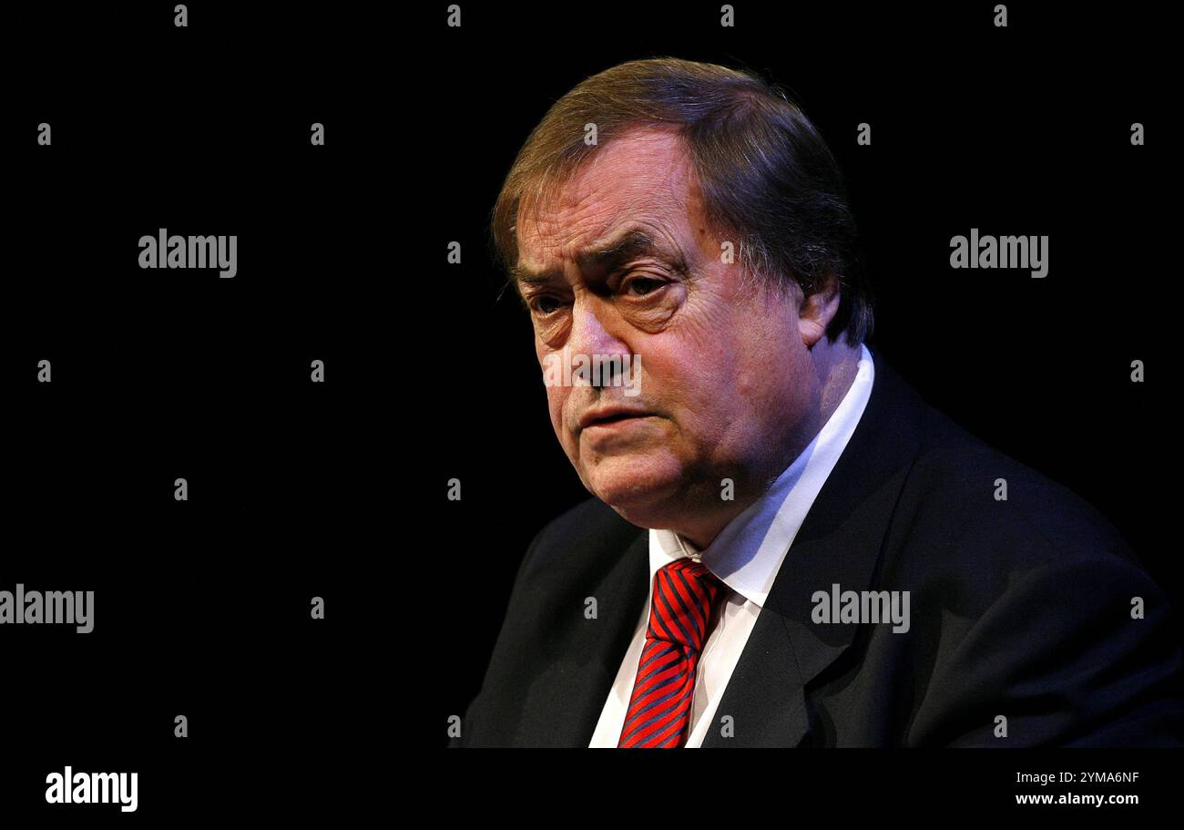 Photo du dossier datée du 20/10/99 de John Prescott à la conférence BWEA31 au Centre de conférences de Liverpool. L'ancien vice-premier ministre John Prescott est décédé à l'âge de 86 ans à la suite d'une bataille contre la maladie d'Alzheimer, a annoncé sa famille. Date d'émission : jeudi 21 novembre 2024. Banque D'Images