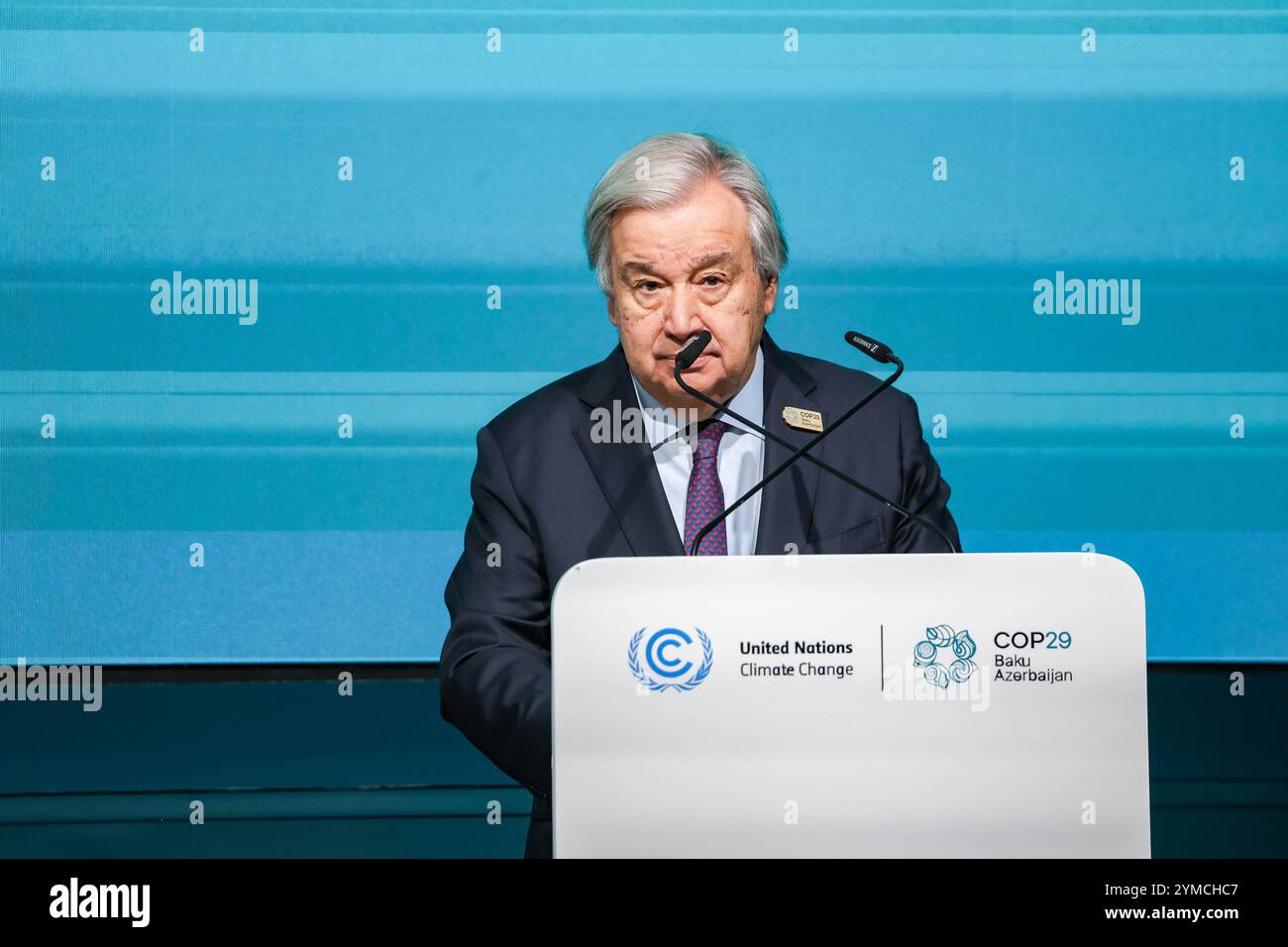 Bakou, Azerbaïdjan, Azerbaïdjan. 21 novembre 2024. Le Secrétaire général de l’ONU, ANTONIO GUTERRES, s’adresse à la presse après un voyage tourbillonnant du monde de retour à la COP29 pour faire le point sur ce qui a été le sentiment général au sommet du G20 au Brésil. Il a déclaré que "la COP29 était très à l'esprit" et que la confiance entre les Nations est vitale et que la coopération internationale de l'accord de Paris est indispensable à l'action climatique. Il y a des inquiétudes croissantes sur le résultat de la COP29 car les divisions semblent plus profondes que prévu (crédit image : © Bianca Otero/ZUMA Press Wire) USAGE ÉDITORIAL SEULEMENT! Non Banque D'Images