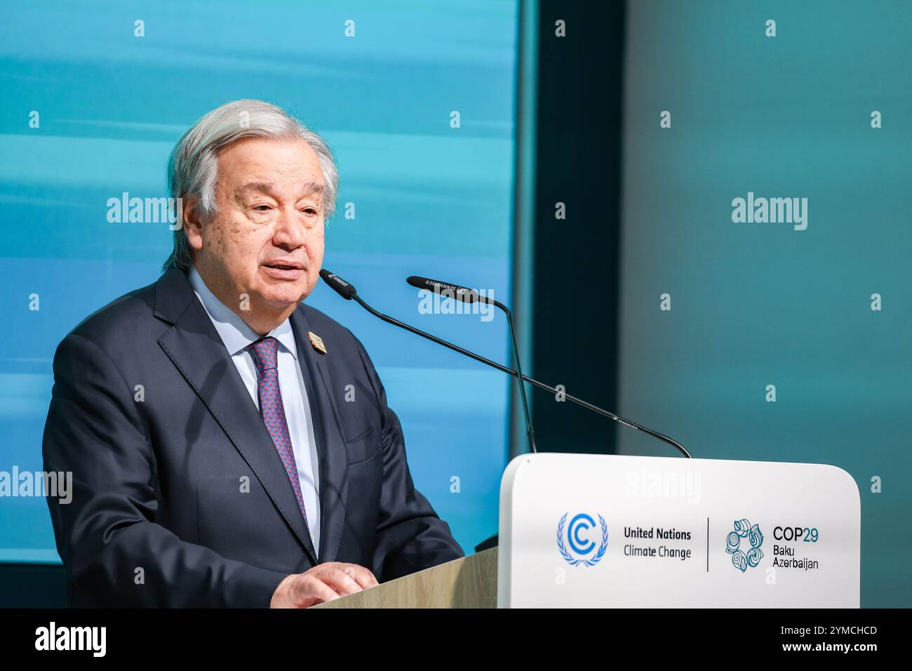 Bakou, Azerbaïdjan, Azerbaïdjan. 21 novembre 2024. Le Secrétaire général de l’ONU, ANTONIO GUTERRES, s’adresse à la presse après un voyage tourbillonnant du monde de retour à la COP29 pour faire le point sur ce qui a été le sentiment général au sommet du G20 au Brésil. Il a déclaré que "la COP29 était très à l'esprit" et que la confiance entre les Nations est vitale et que la coopération internationale de l'accord de Paris est indispensable à l'action climatique. Il y a des inquiétudes croissantes sur le résultat de la COP29 car les divisions semblent plus profondes que prévu (crédit image : © Bianca Otero/ZUMA Press Wire) USAGE ÉDITORIAL SEULEMENT! Non Banque D'Images