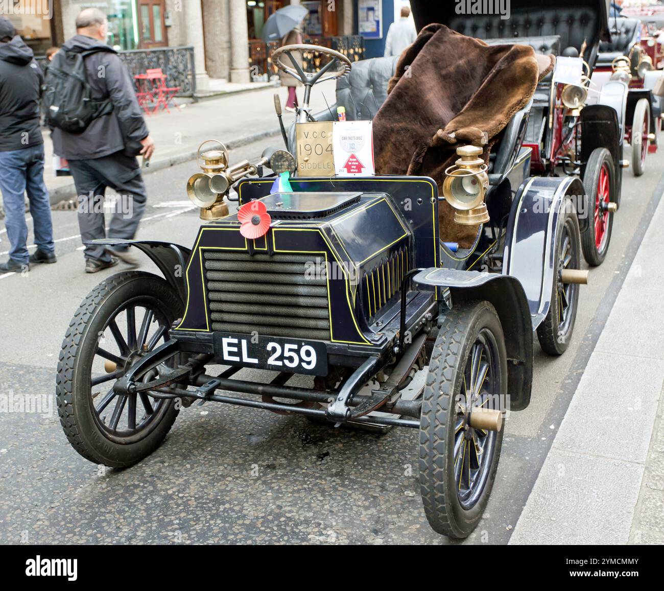 Vue de trois quarts de face d'un Siddeley 1904, biplace, au Pall Mall, pendant le 2024, St James Motoring spectaculaire Banque D'Images