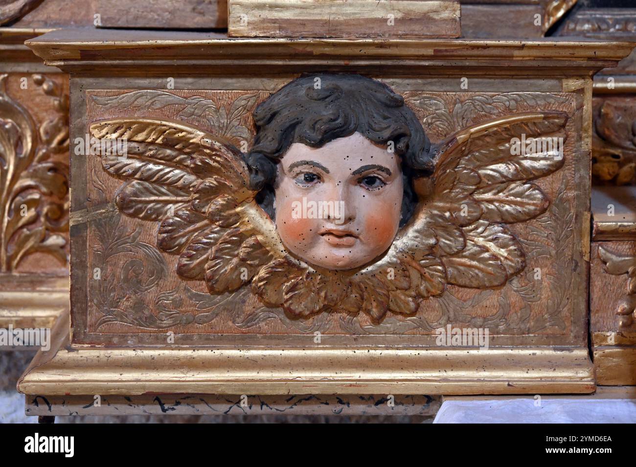 Ange baroque sculpté à l'intérieur de la cathédrale de Senez Alpes-de-haute-Provence France Banque D'Images