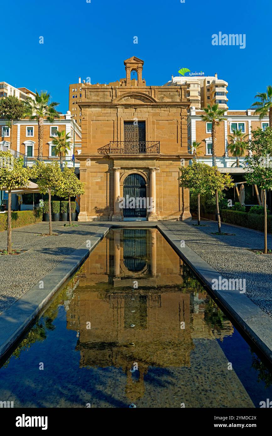 La Capilla del puerto de Málaga, Wasserbecken Banque D'Images