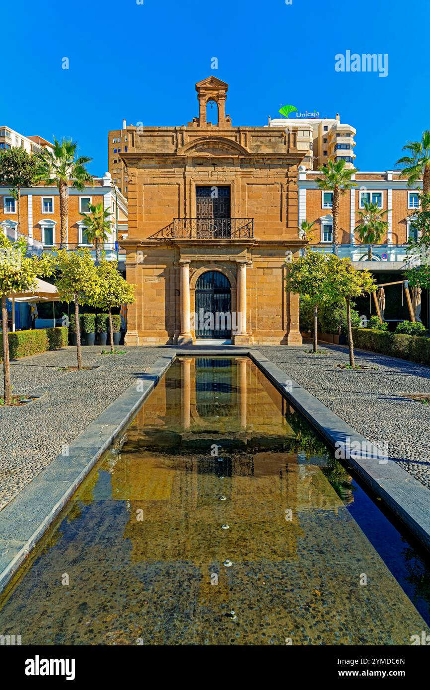 La Capilla del puerto de Málaga, Wasserbecken Banque D'Images