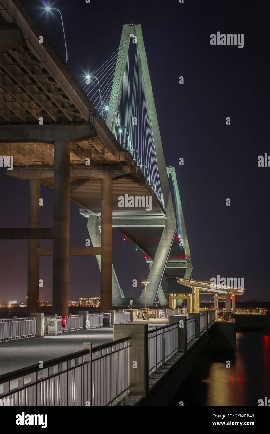 Pont Arthur Ravenel vu du Mt. Agréable jetée piétonne Banque D'Images