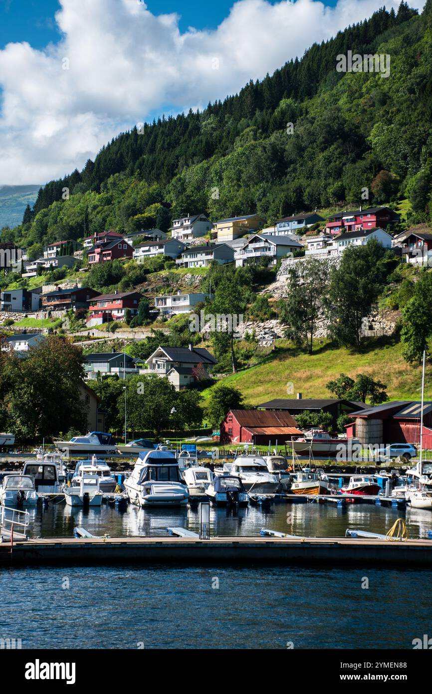 Paysages du Sognefjord en bateau et depuis le Mont. Point de vue de Prest, Norvège. Banque D'Images