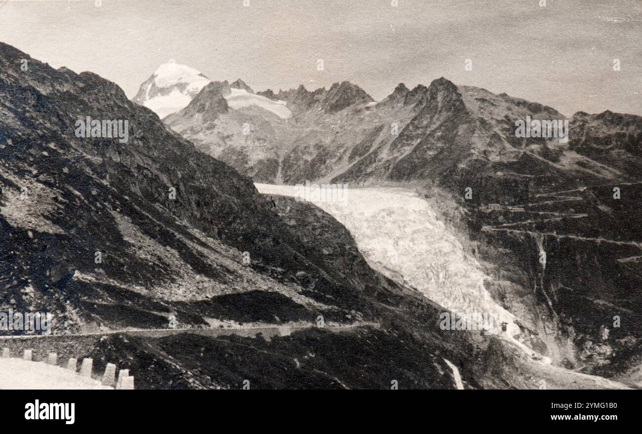 Le glacier du Rhône disparaissant dans une photographie prise par un touriste italien en 1934 Banque D'Images
