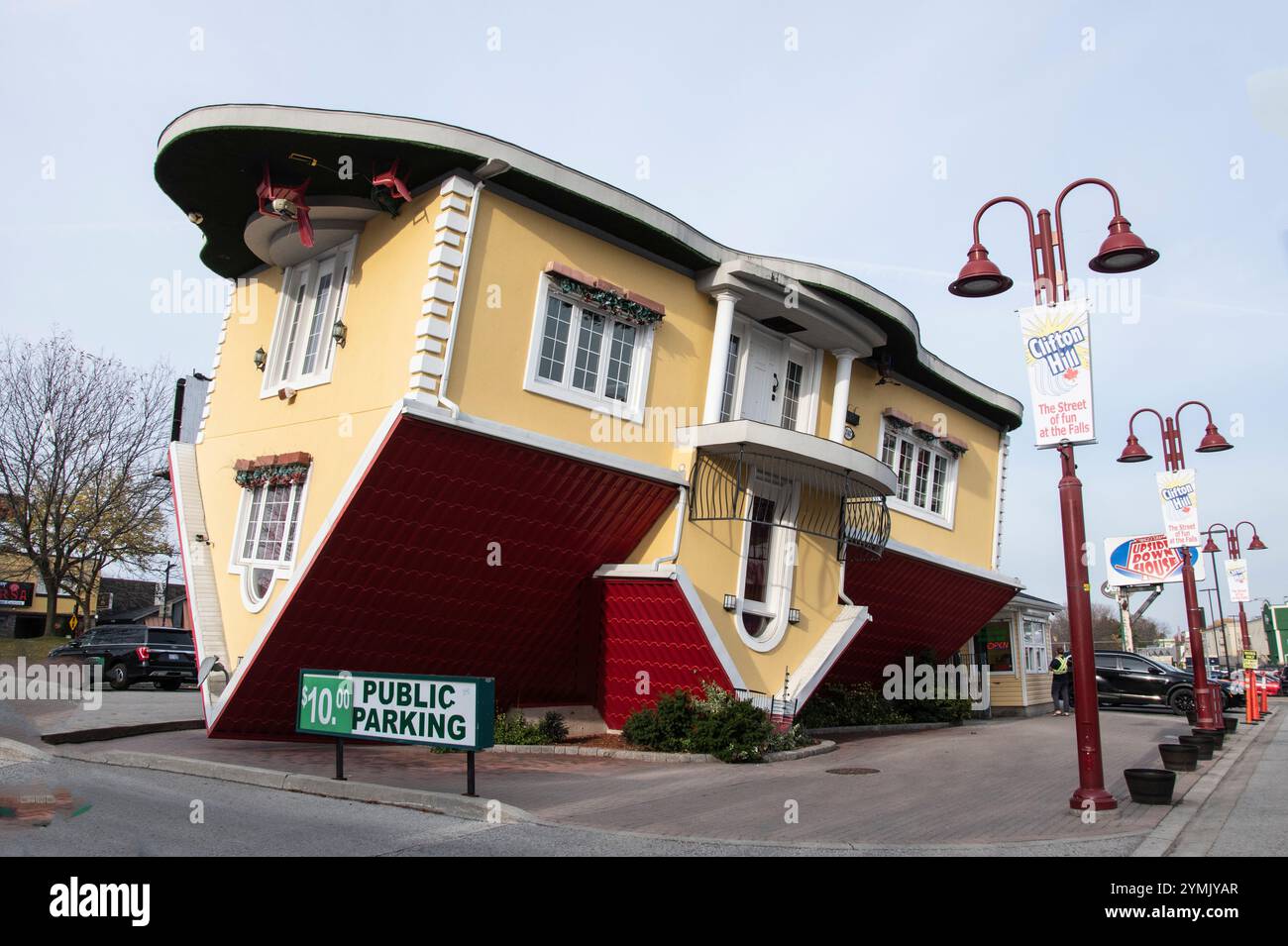 Upside Down House sur Clifton Hill à Niagara Falls, Ontario, Canada Banque D'Images