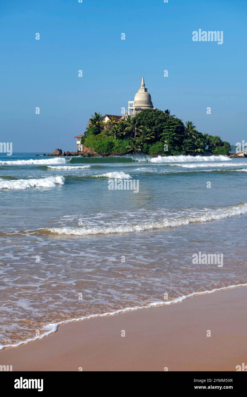 Sri Lanka, Province du Sud, Sud, Süden, Sud, Matara, ville, Staadt, ville, ville, plage, Strand, plage, temple bouddhiste, buddhistischer Tempel, bu Banque D'Images