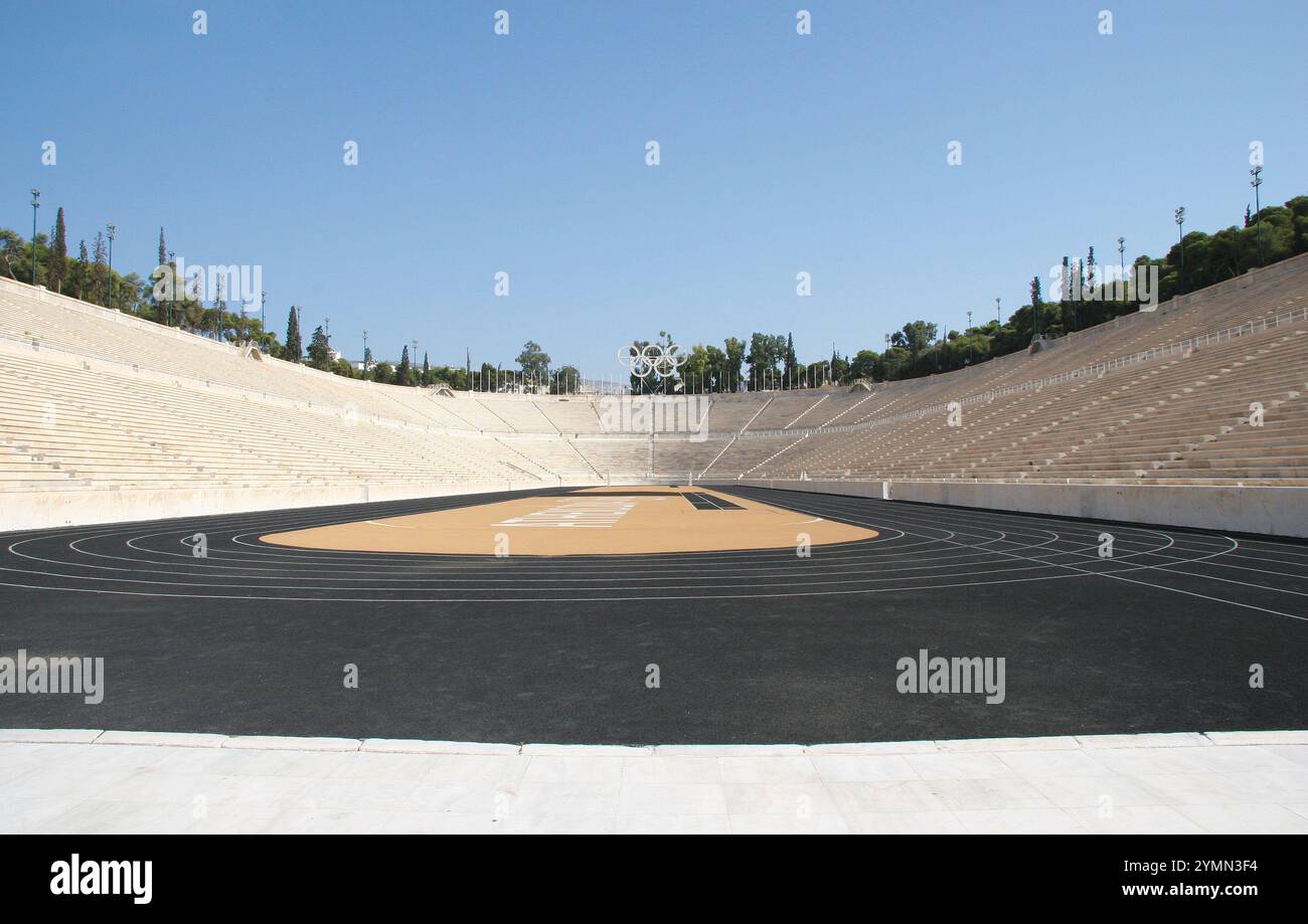 Grèce. Athènes. Stade panathénaïque. Stade construit en marbre blanc, une copie de celui construit dans les temps anciens par Hérode Atticus et où le Panathen Banque D'Images