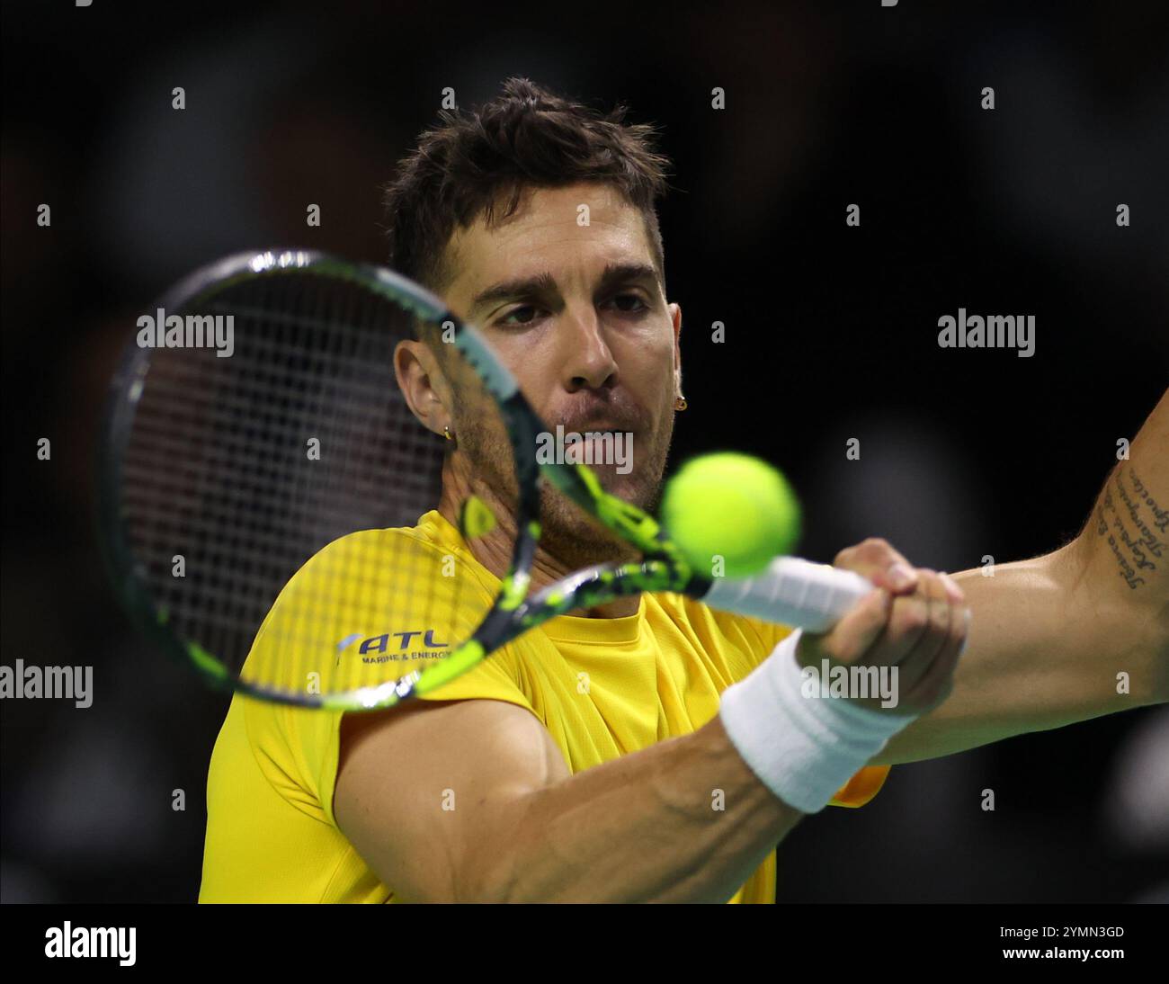 Malaga, Espagne. 21 novembre 2024. Thanasi Kokkinakis d'Australie, en action contre Ben Shelton des États-Unis lors des quarts de finale de la Coupe Davis 2024 au Palacio de Deportes Jose Maria Martin Carpena Arena à Malaga. Crédit : Isabel Infantes/Alamy Live News Banque D'Images