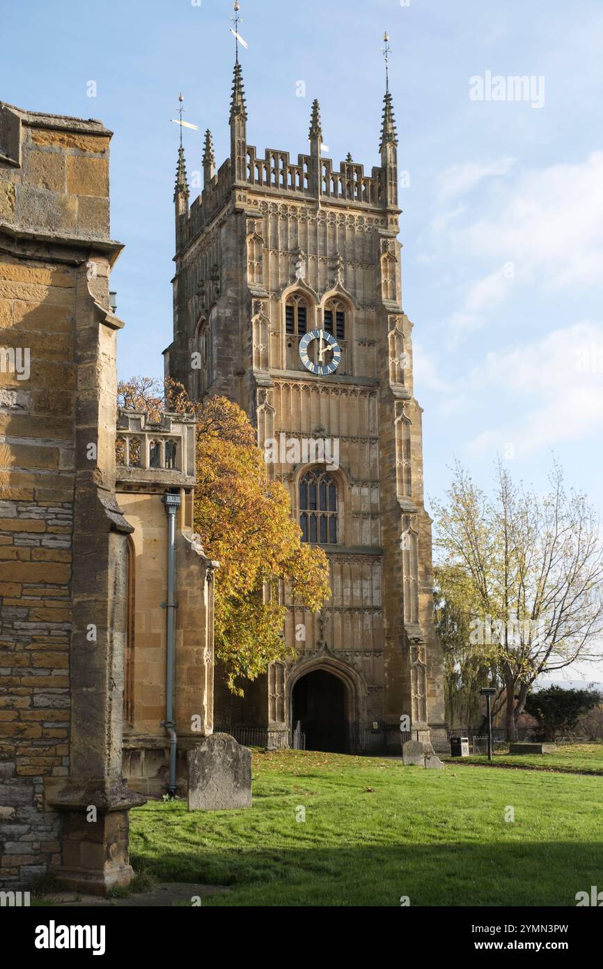 Evesham une ville de marché dans le worcestershire Royaume-Uni Evesham Abbey Bell Tower à l'automne Banque D'Images