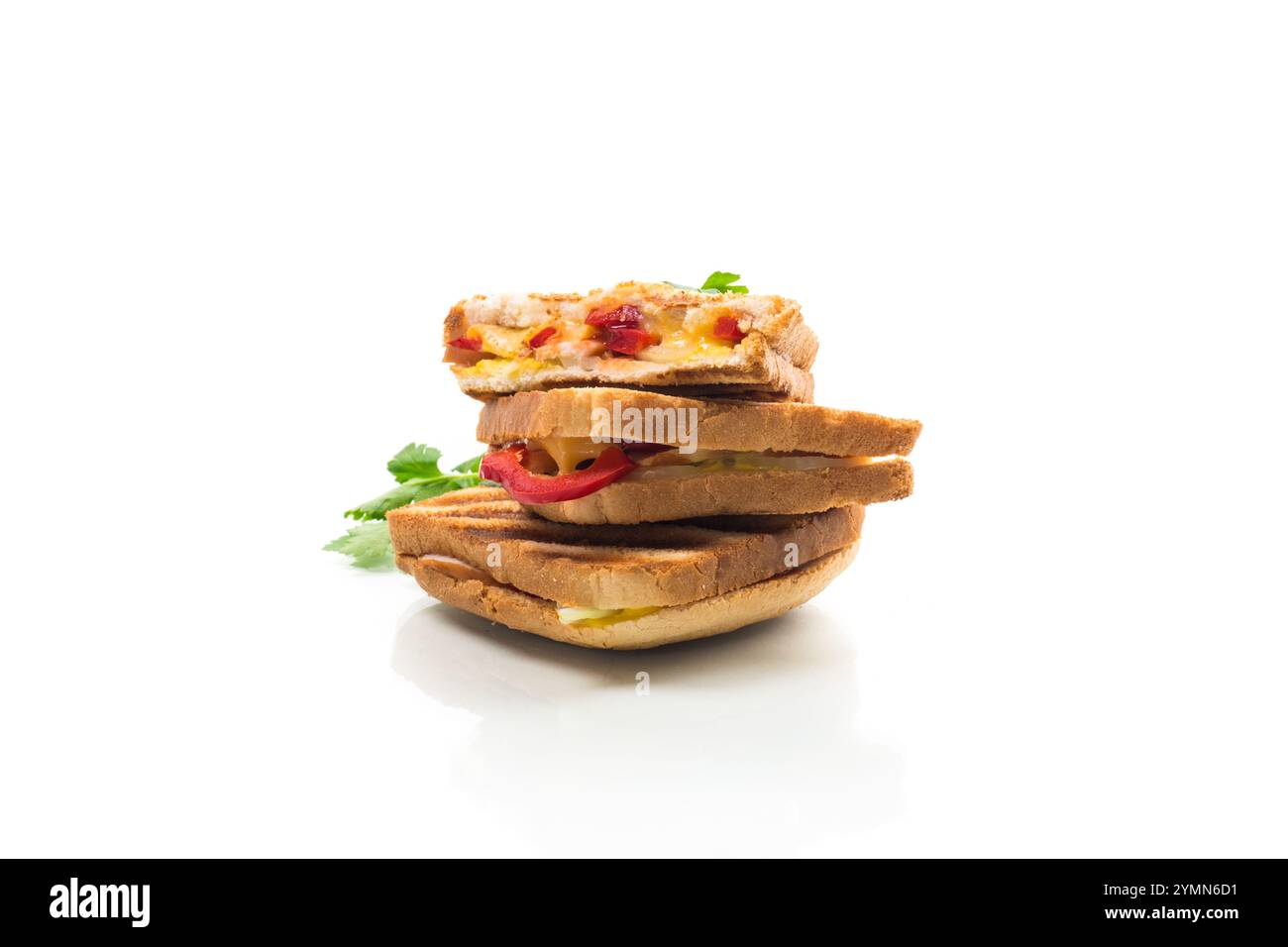 pain grillé frit toasts avec garniture à l'intérieur. Banque D'Images