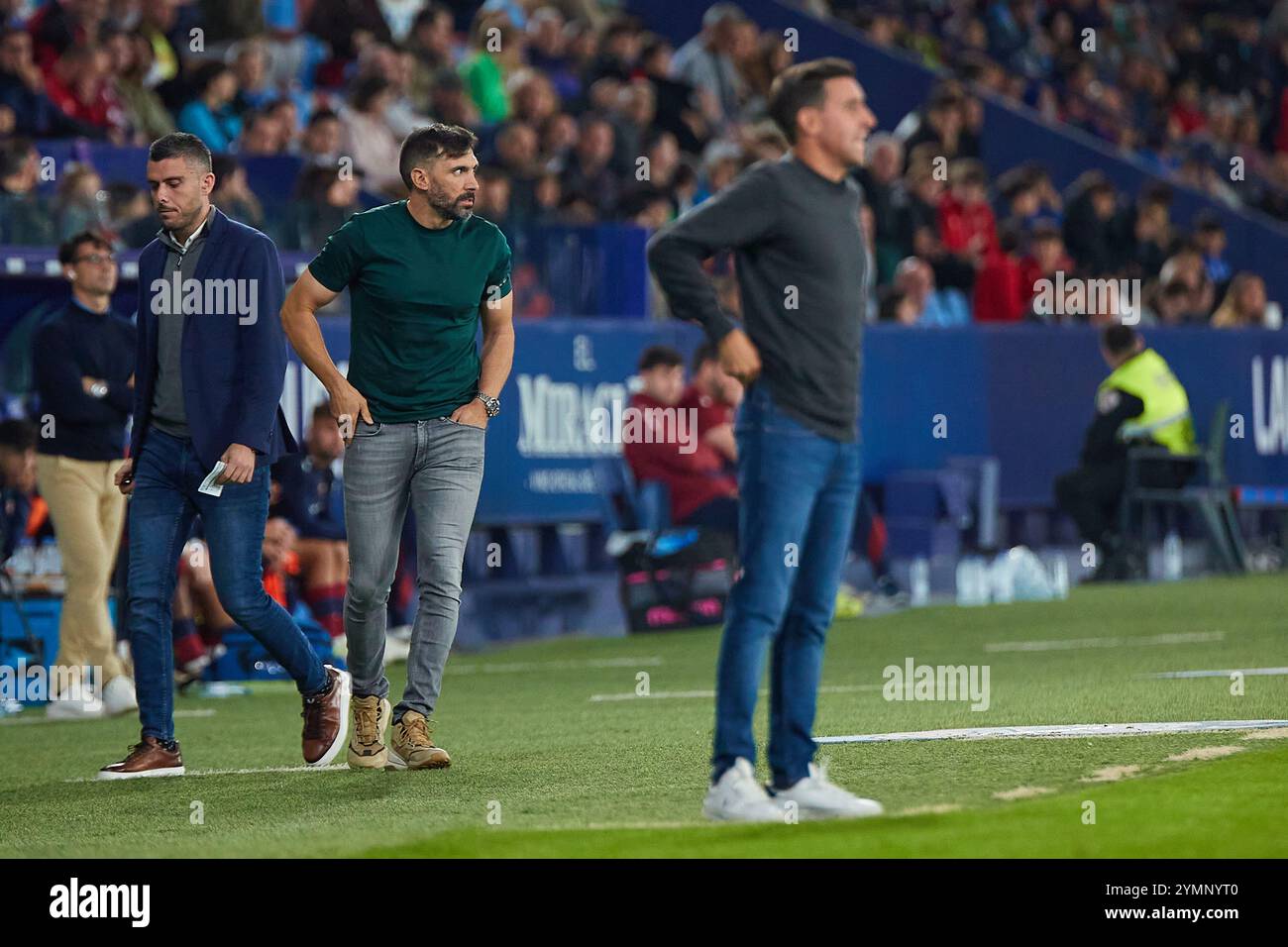 Valencia, Espagne. 22 novembre 2024. VALENCE, ESPAGNE - 16 NOVEMBRE : Eder Sarabia entraîneur-chef de Elche CF regarde pendant le match LaLiga Hypermotion entre Levante UD et Elche CF à l'Estadio Ciutat de Valencia le 06 novembre 2024 à Valence, Espagne. (Photo de Jose Torres/photo Players images/Magara Press) crédit : Magara Press SL/Alamy Live News Banque D'Images