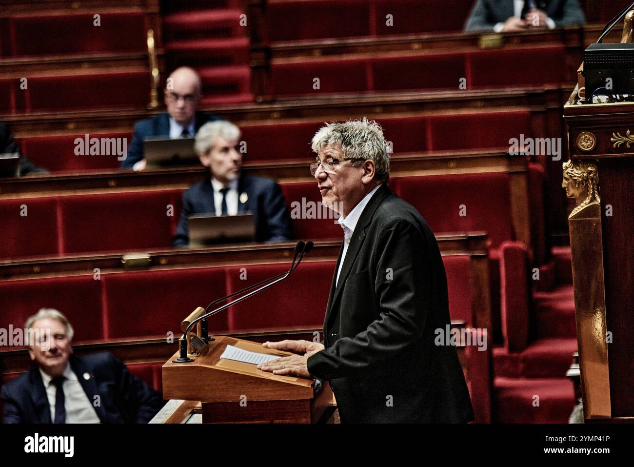 Paris, France. 27 février 2024. Antonin Burat/le Pictorium - séance de questions au gouvernement du 19 novembre 2024, suivie de discussions sur le projet de loi de finances fin 2024, à l'Assemblée nationale française - 27/02/2024 - France/Paris - député Eric Coquerel lors d'un débat sur le projet de loi de finances fin 2024 à l'Assemblée nationale française, le 19 novembre 2024. Crédit : LE PICTORIUM/Alamy Live News Banque D'Images