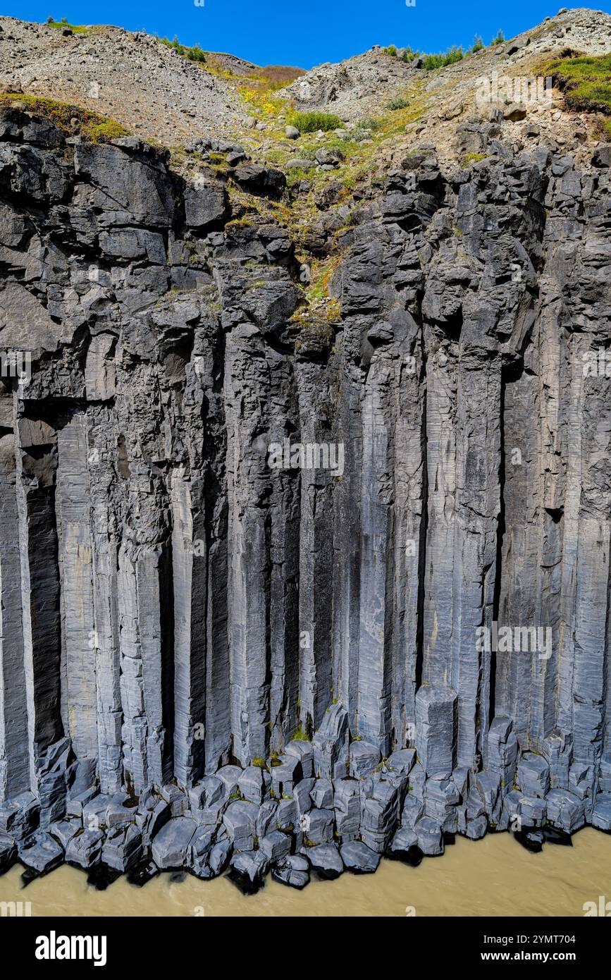 Canyon Studlagil (Stuðlagil) et rivière Jökulsá á Brú. Islande orientale Banque D'Images