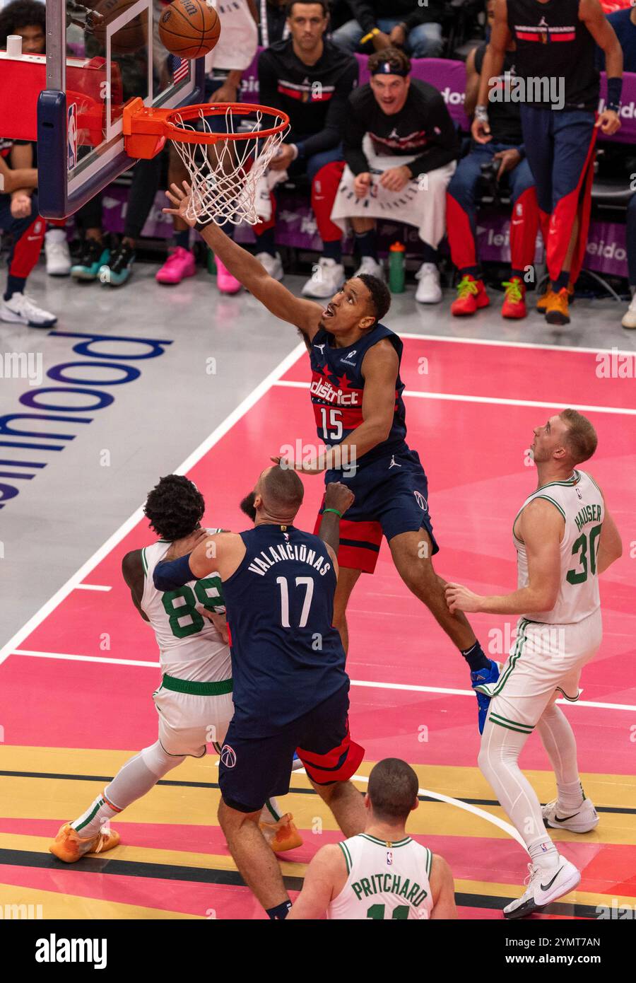 Washington, États-Unis. 22 novembre 2024. WASHINGTON, DC - 22 NOVEMBRE : le garde des Wizards de Washington Malcolm Brogdon (15 ans) a marqué lors d'un match NBA entre les Wizards de Washington et les Celtics de Boston, le 22 novembre 2024 au Capital One Arena, à Washington, DC. (Photo de Tony Quinn/SipaUSA) crédit : Sipa USA/Alamy Live News Banque D'Images