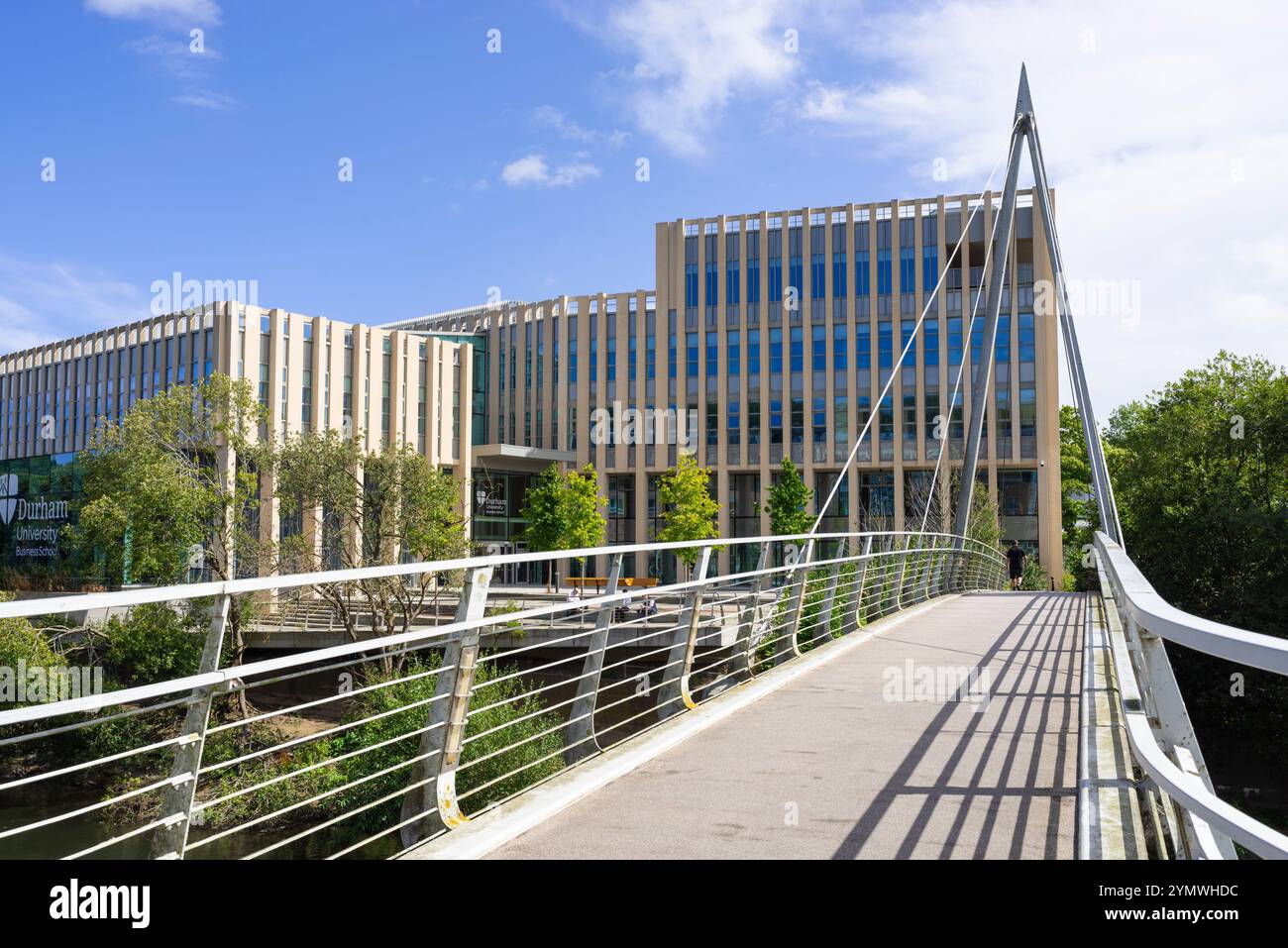 Durham University Business School Waterside Building et Pennyferry Bridge Riverside place Comté de Durham Durham Angleterre GB Europe Banque D'Images