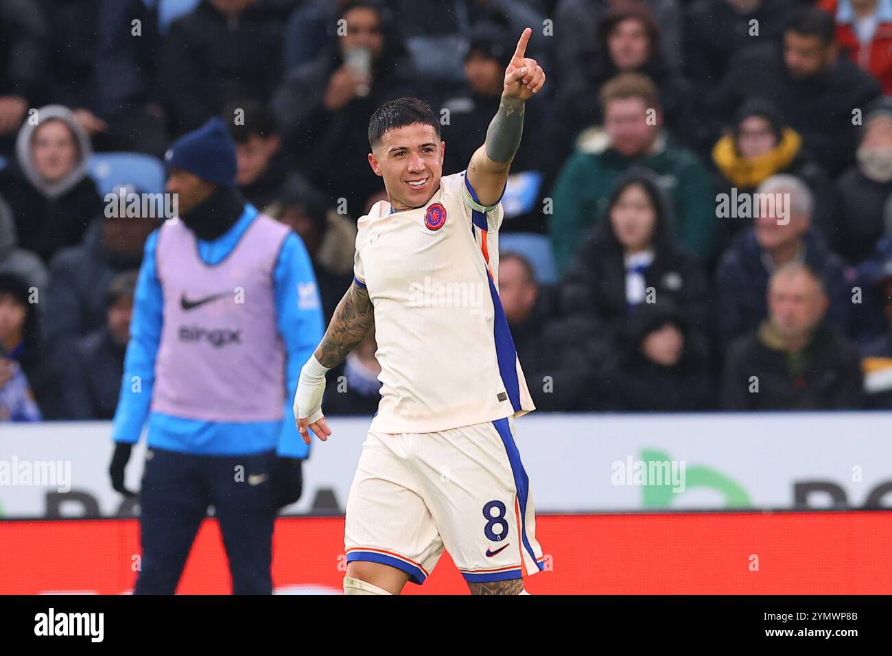 Leicester, Royaume-Uni. 23 novembre 2024. Enzo Fernandez de Chelsea célèbre son but en 2-0 lors du match de Leicester City FC contre Chelsea FC English premier League au King Power Stadium, Leicester, Angleterre, Royaume-Uni le 23 novembre 2024 Credit : Every second Media/Alamy Live News Banque D'Images