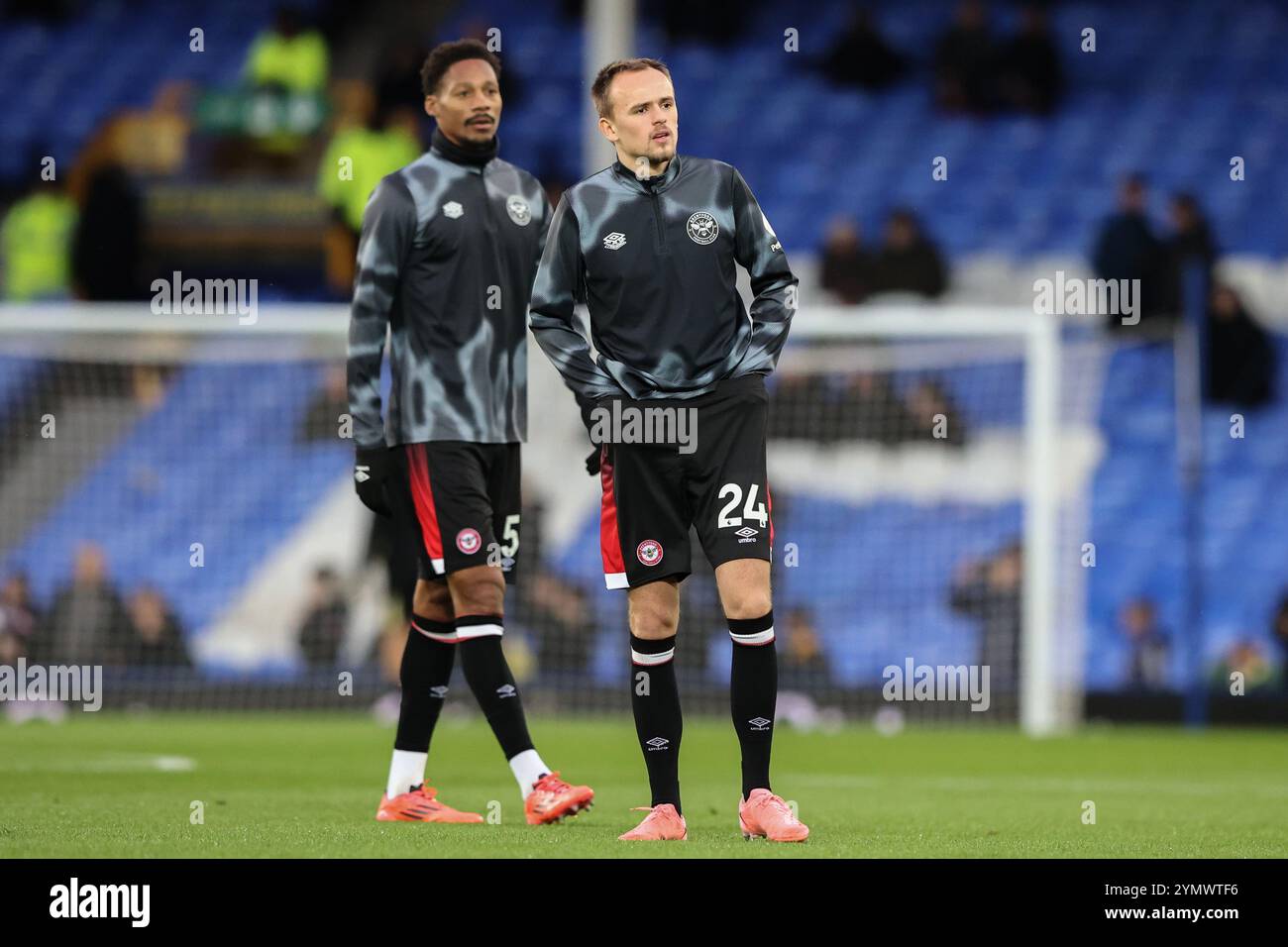 Mikkel Damsgaard de Brentford dans la séance d'échauffement d'avant-match lors du match de premier League Everton vs Brentford au Goodison Park, Liverpool, Royaume-Uni, 23 novembre 2024 (photo par Alfie Cosgrove/News images) Banque D'Images