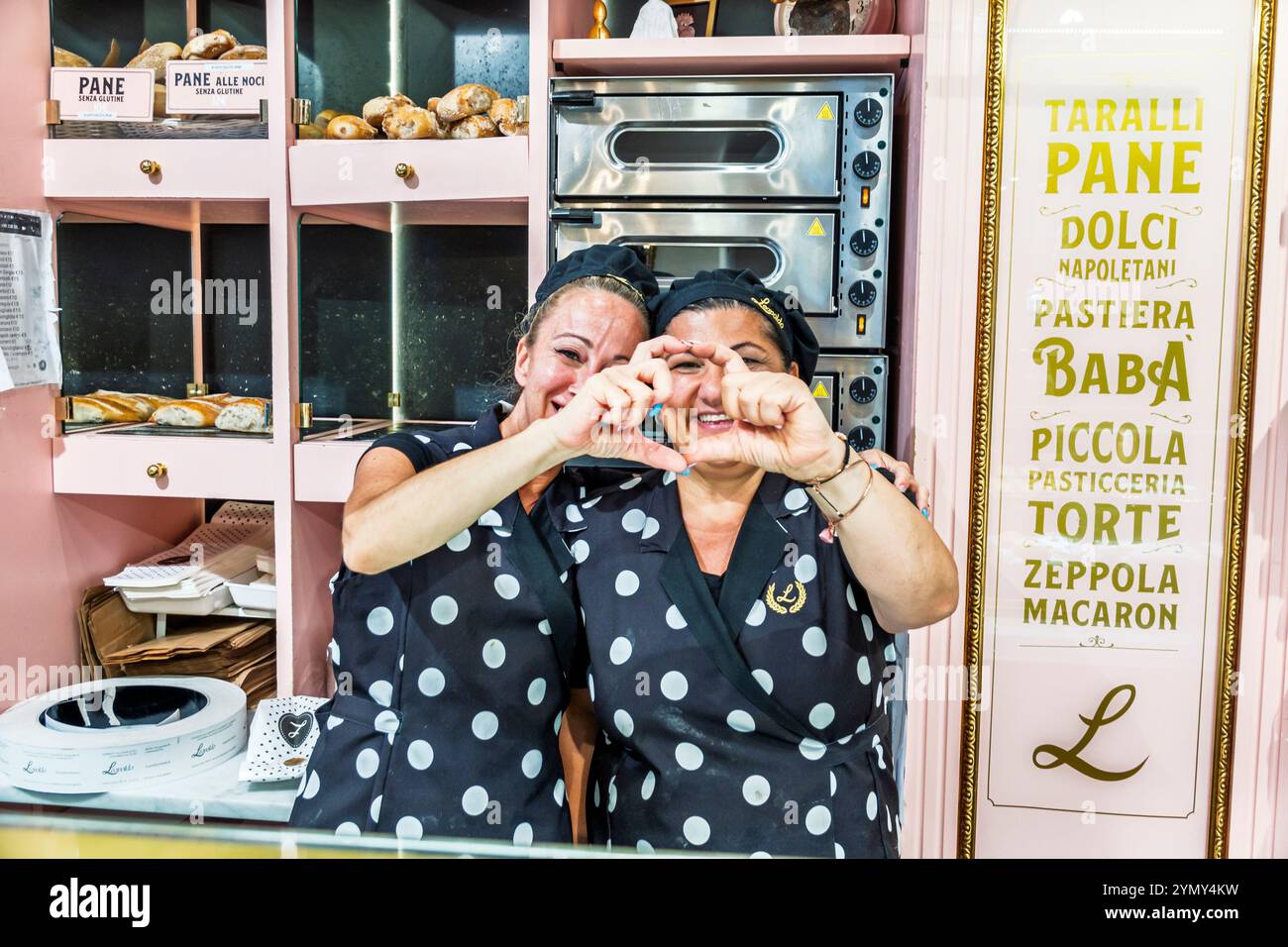 Naples Napoli Italie, Centro Storico centre historique, via Foria, Tarallificio Leopoldo, boulangerie pâtisserie, taralli napolitain traditionnel, à l'intérieur int Banque D'Images