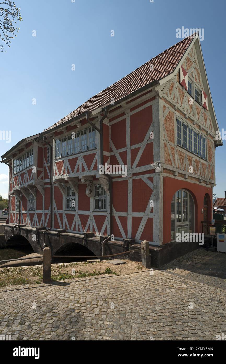 La soi-disant voûte, la maison du pont, une maison à colombages protégée par le patrimoine construite vers 1650, Wismar, Mecklembourg-Poméranie occidentale, Allemagne, Europe Banque D'Images