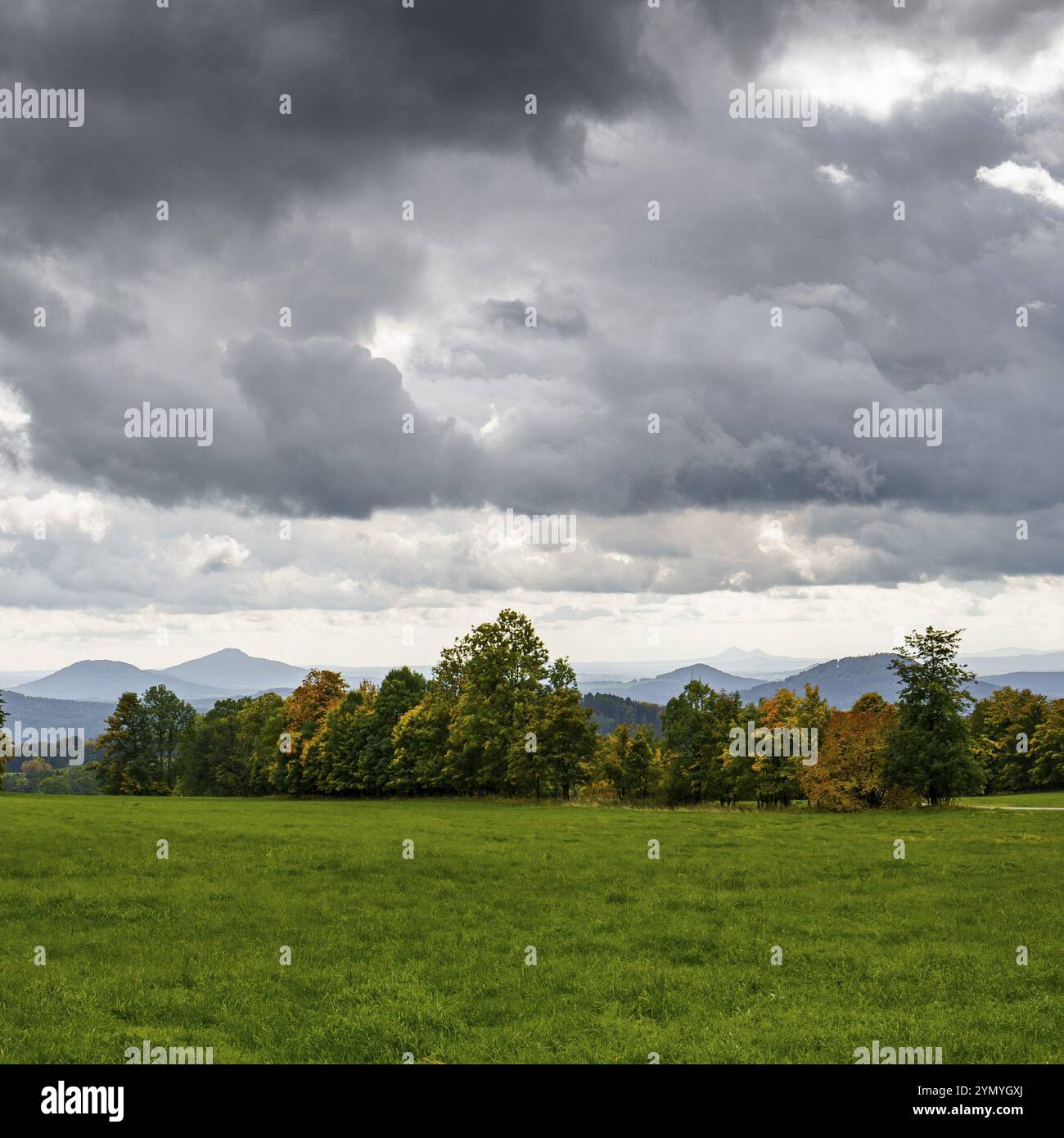 Les montagnes de Lusace, merveilleuse chaîne de montagnes basses au cœur de l'Europe 1 Banque D'Images