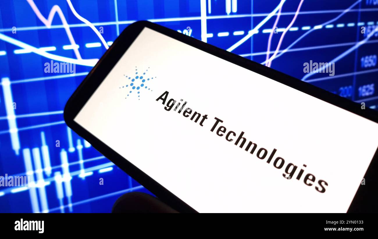 Konskie, Pologne - 23 novembre 2024 : logo de la société Agilent technologies affiché sur le téléphone portable Banque D'Images