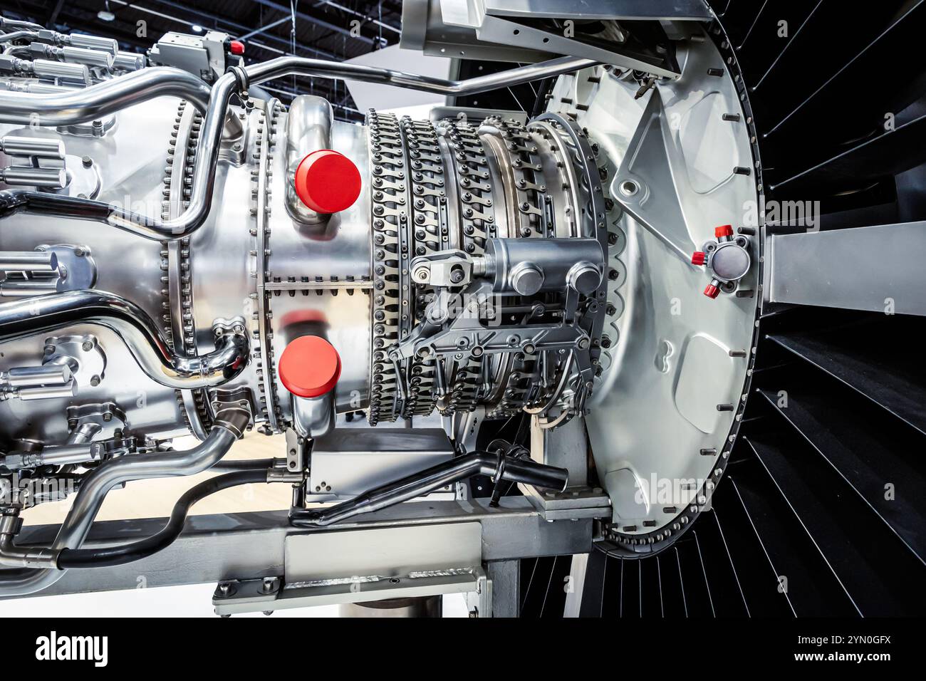 Gros plan sur la mécanique des moteurs d'avions de ligne modernes. Banque D'Images