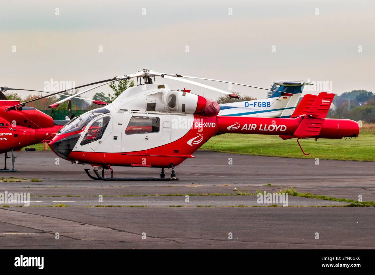 McDonnell Douglas MD902 Explorer hélicoptère de Air Lloyd Deutsche Helicopter Flugservice. Bonn-Hangelar, Allemagne - 12 octobre 2024 Banque D'Images