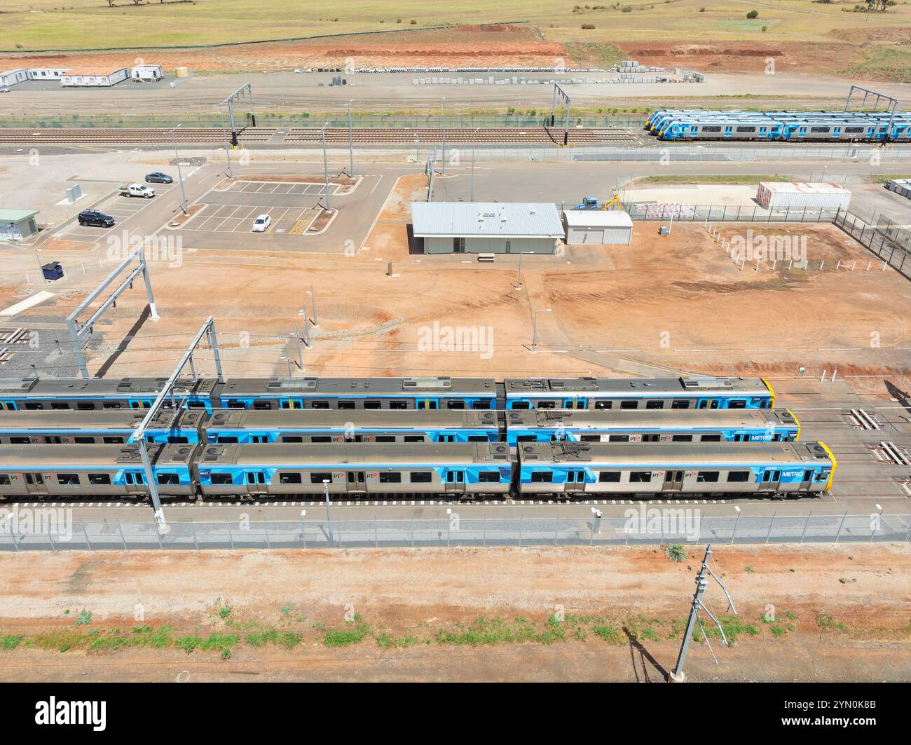 Vue aérienne de wagons de train alignés à un dépôt de transport à Calder Park à l'extérieur de Melbourne dans le Victoria, en Australie Banque D'Images